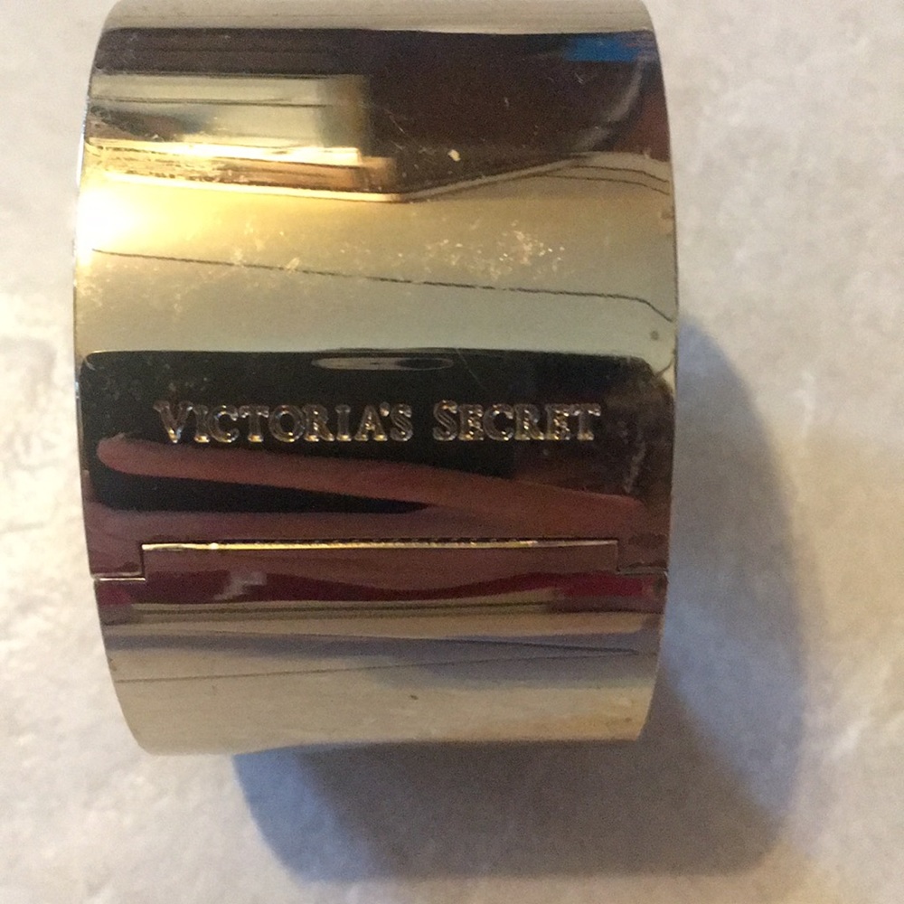 VS GOLD CUFF BRACELET - Picture 5 of 8